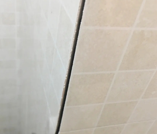乐都瓷砖空鼓维修公司分享阳台瓷砖脱落的修复过程可以分为以下几个步骤